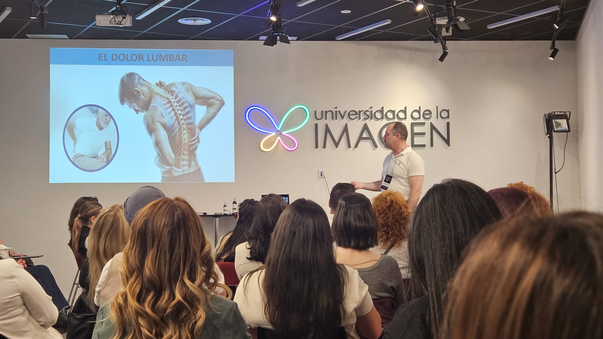 CARLOS-REGUILLO.-FISIOTERAPEUTA-SALUD-POSTURAL II Congreso Nacional de Tricología: una experiencia formativa sin precedentes para el sector belleza impulsado por Universidad de la Imagen.