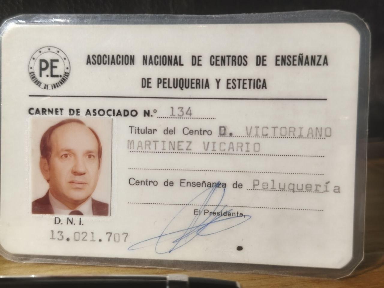 photo_5769472776547798930_y El oficio hecho memoria, Lliçà de Vall guarda ya el alma de la peluquería profesional.